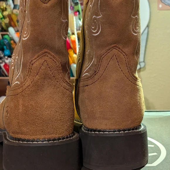 Tan Suede Western Boots with Embroidery - Picture 5 of 10